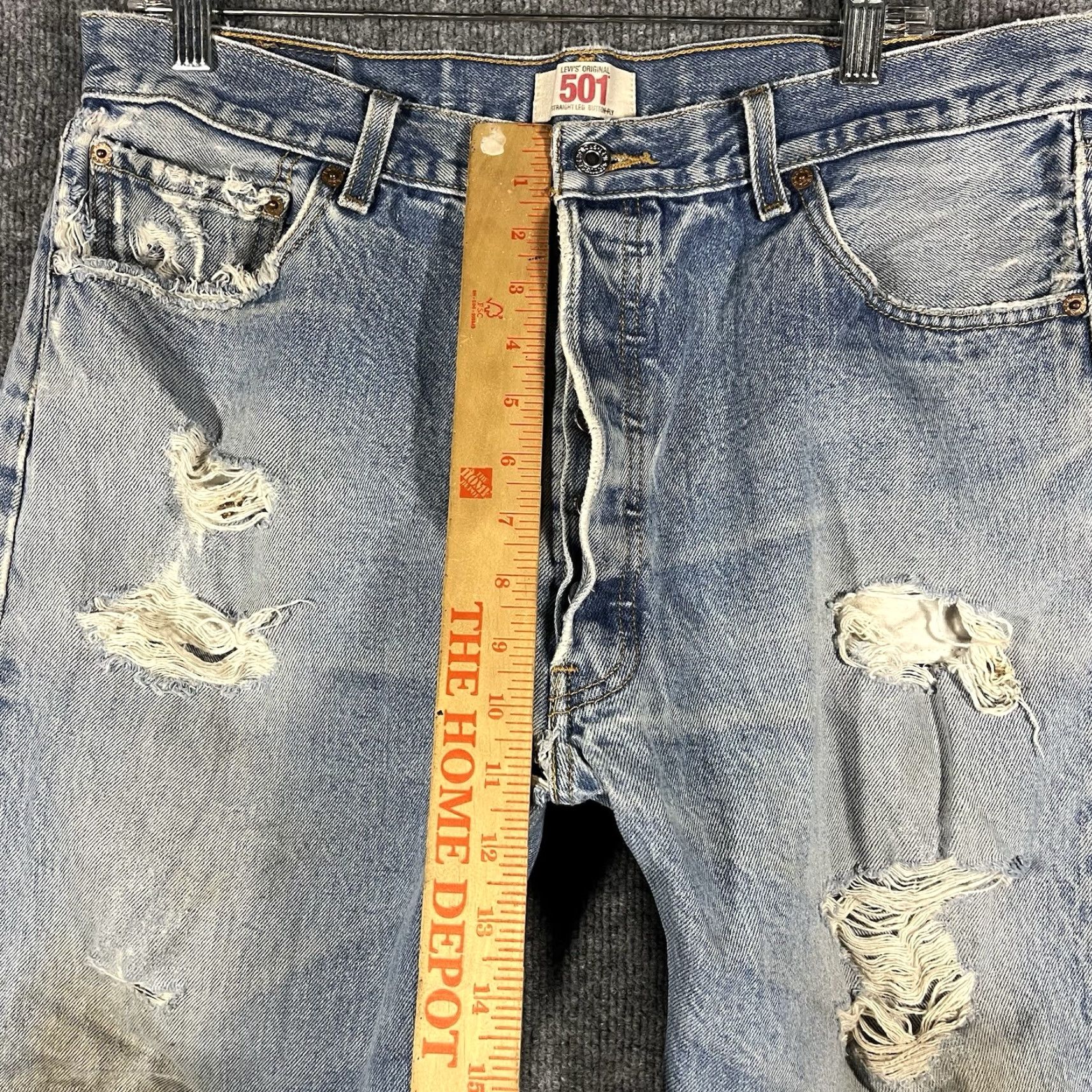 Levi's VINTAGE Levi's 501 Original Fit Jeans Mens 36x30 Blue Denim 5-Pocket 100% Cotton Distressed Rinse Button Closure Vintage Size US 36 / EU 52 - 4 Thumbnail