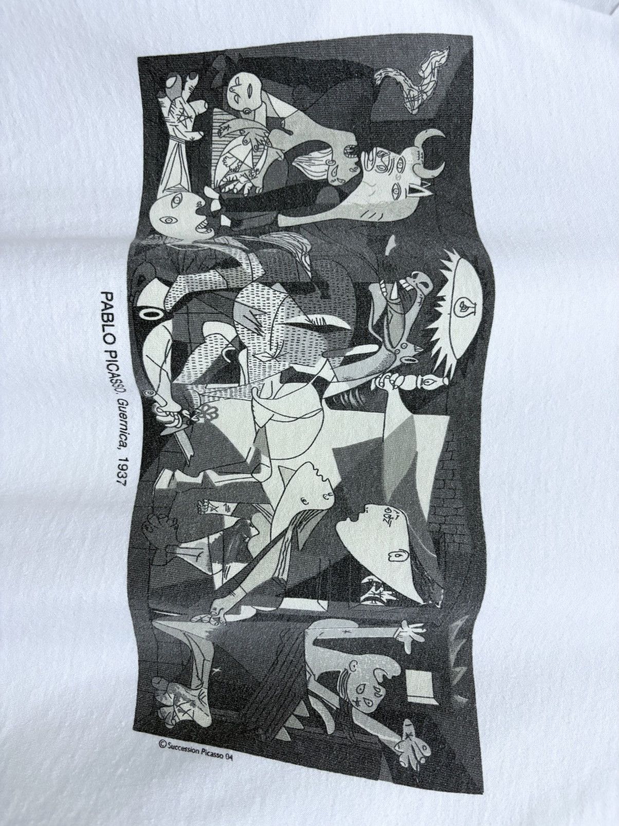 Vintage Vintage 90's Pablo Picasso - Guernica 1937 Anti War T-Shirt Size US M / EU 48-50 / 2 - 4 Thumbnail