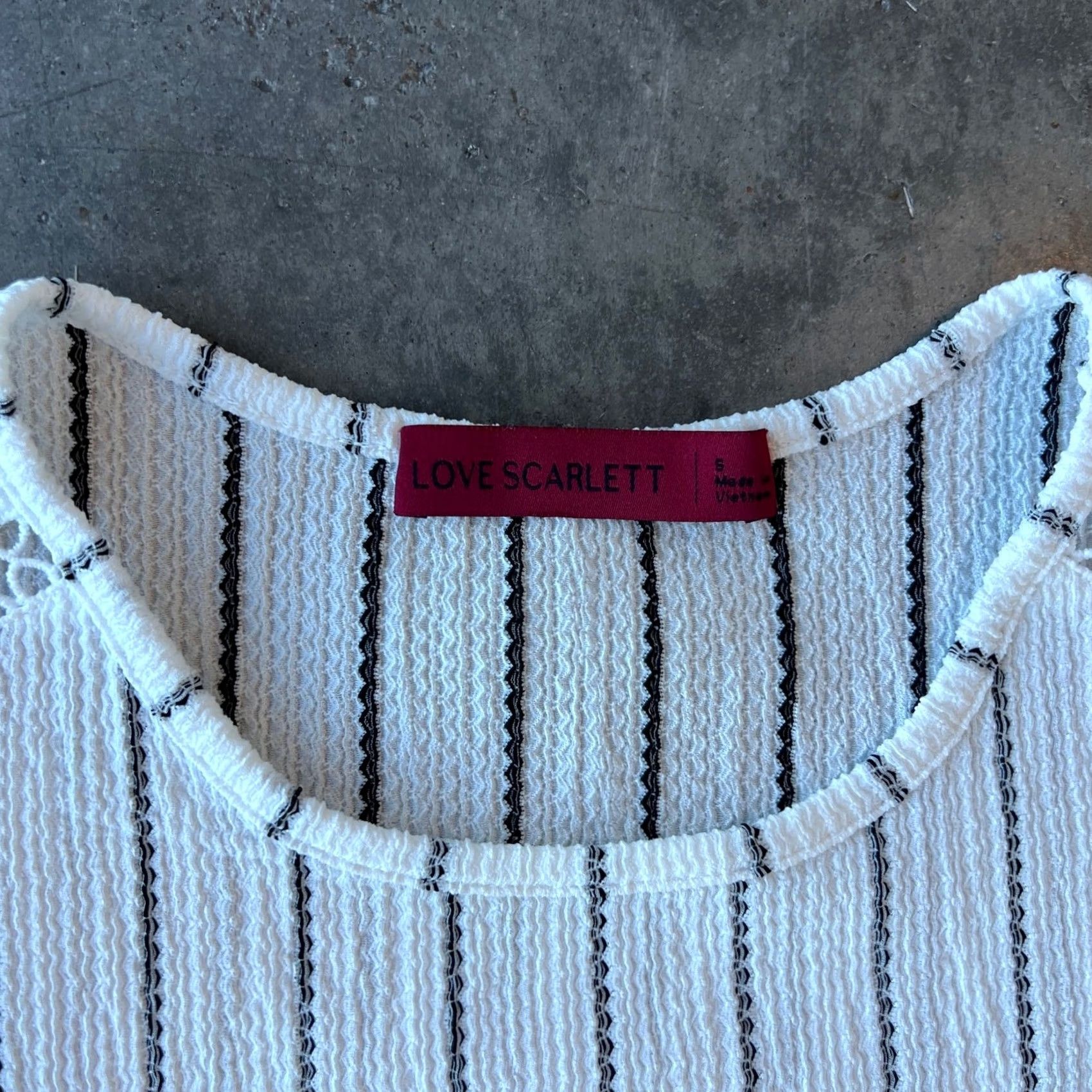 Vintage VINTAGE Y2K White Black Basic Eyelet Women's Pinstriped Blouse Small Shirt Womens Small White Eyelet Pinstriped Blouse 90s 2000s Womens Size S / US 4 / IT 40 - 3 Thumbnail