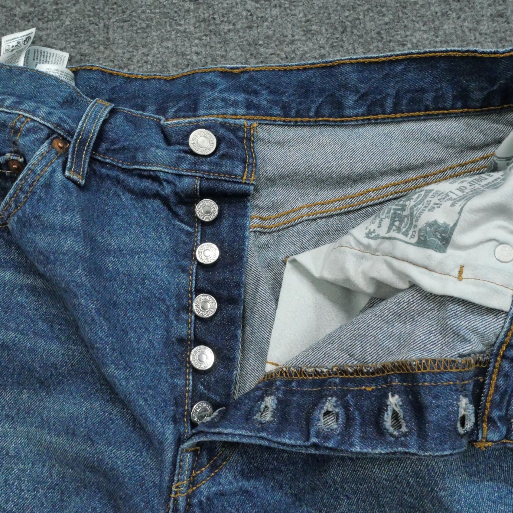 Levi's VINTAGE Levis 501 Shorts Womens 34 Blue Denim Button Fly Fade Whiskers 33x6 Size 24" / US 00 / IT 34 - 3 Thumbnail