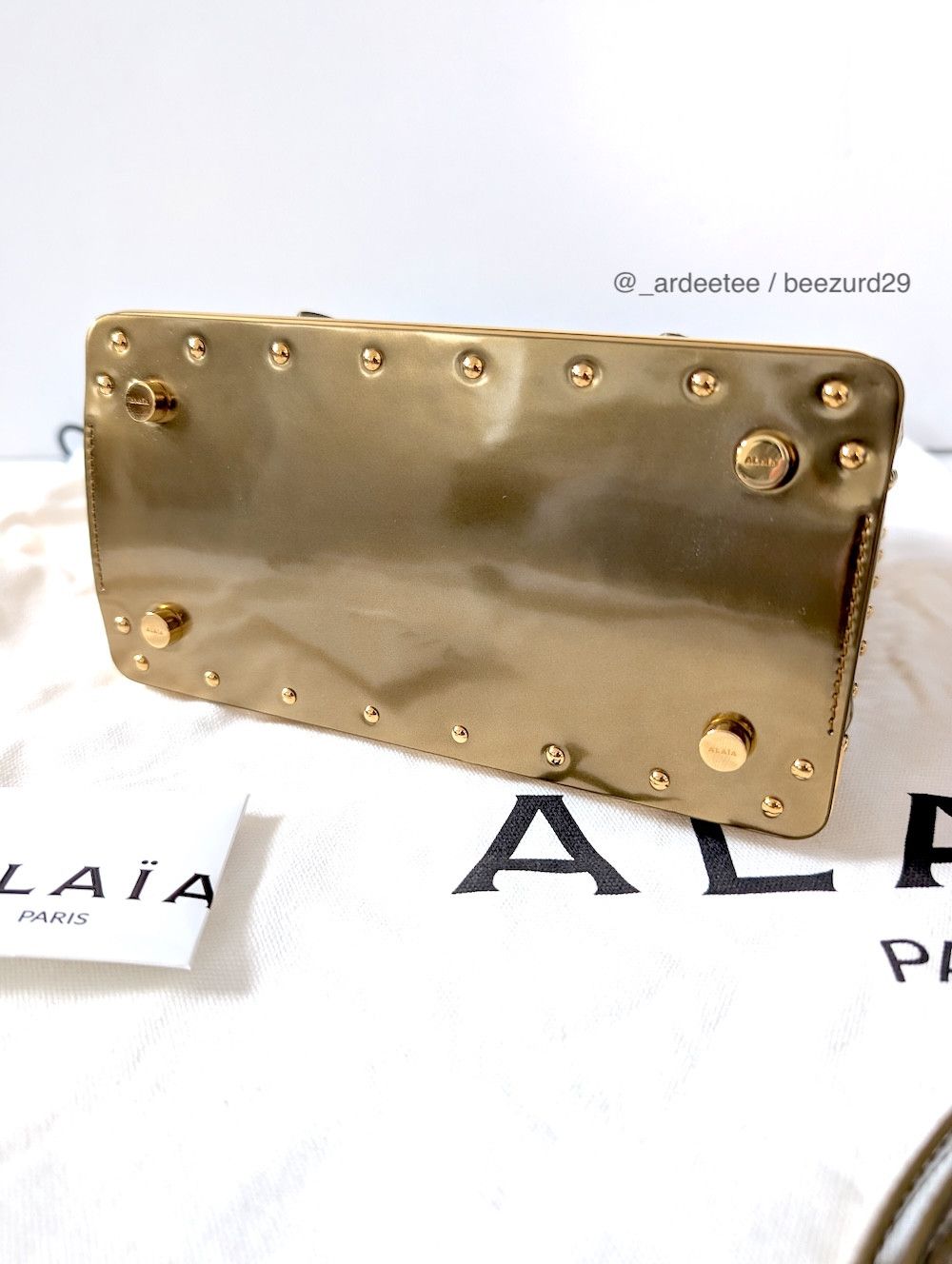 Alaia *NEW* SMALL MINA 20 METAL & LEATHER GOLD BAG Size ONE SIZE - 11 Thumbnail