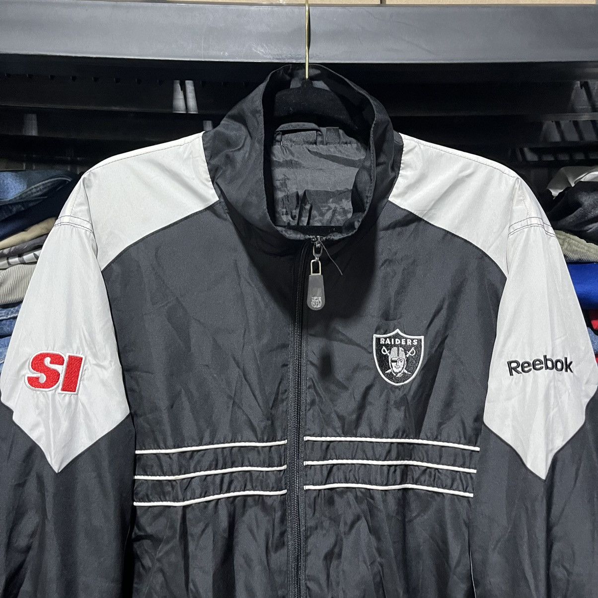NFL VINTAGE OAKLAND RAIDERS FULL ZIP WINDBREAKER JACKET LARGE Size US L / EU 52-54 / 3 - 3 Thumbnail