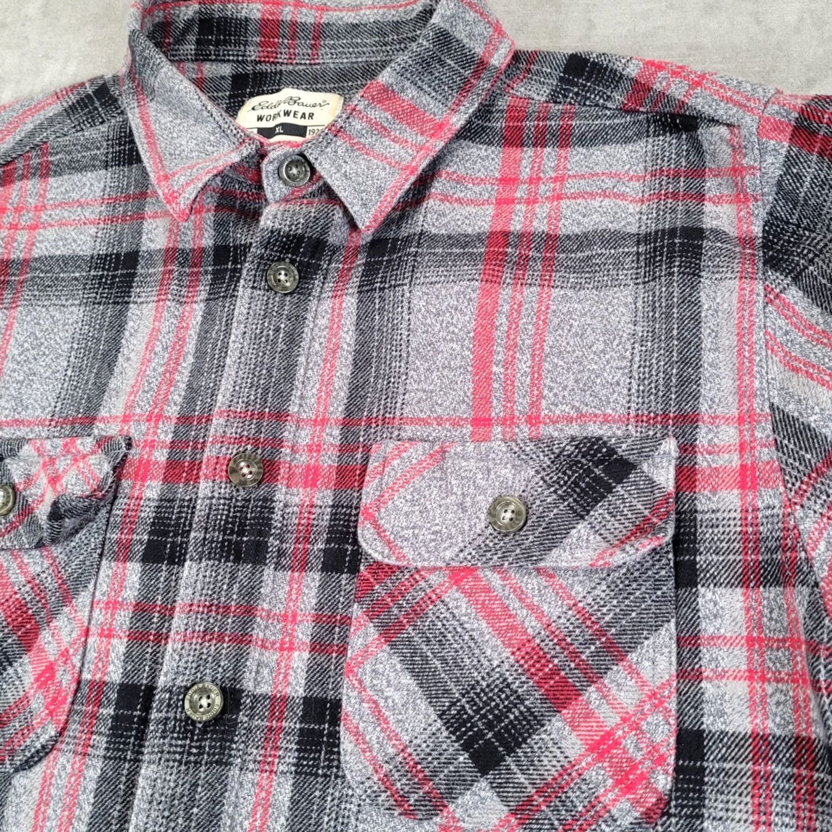 Eddie Bauer Eddie Bauer Mens XL Classic Fit Flannel Shirt Gray Red Plaid Button Up Workwear Size US XL / EU 56 / 4 - 2 Thumbnail