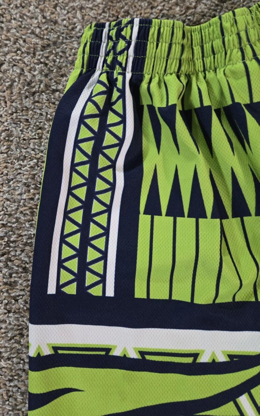 Designer Lax World Blue And Green Shorts Size Medium Size US 32 / EU 48 - 9 Thumbnail