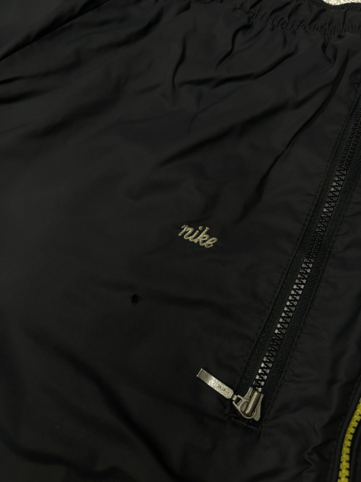 Nike Vintage Nike Nylon Sweatpants Graphite Drill Y2K TECH ACG Size US 32 / EU 48 - 4 Thumbnail