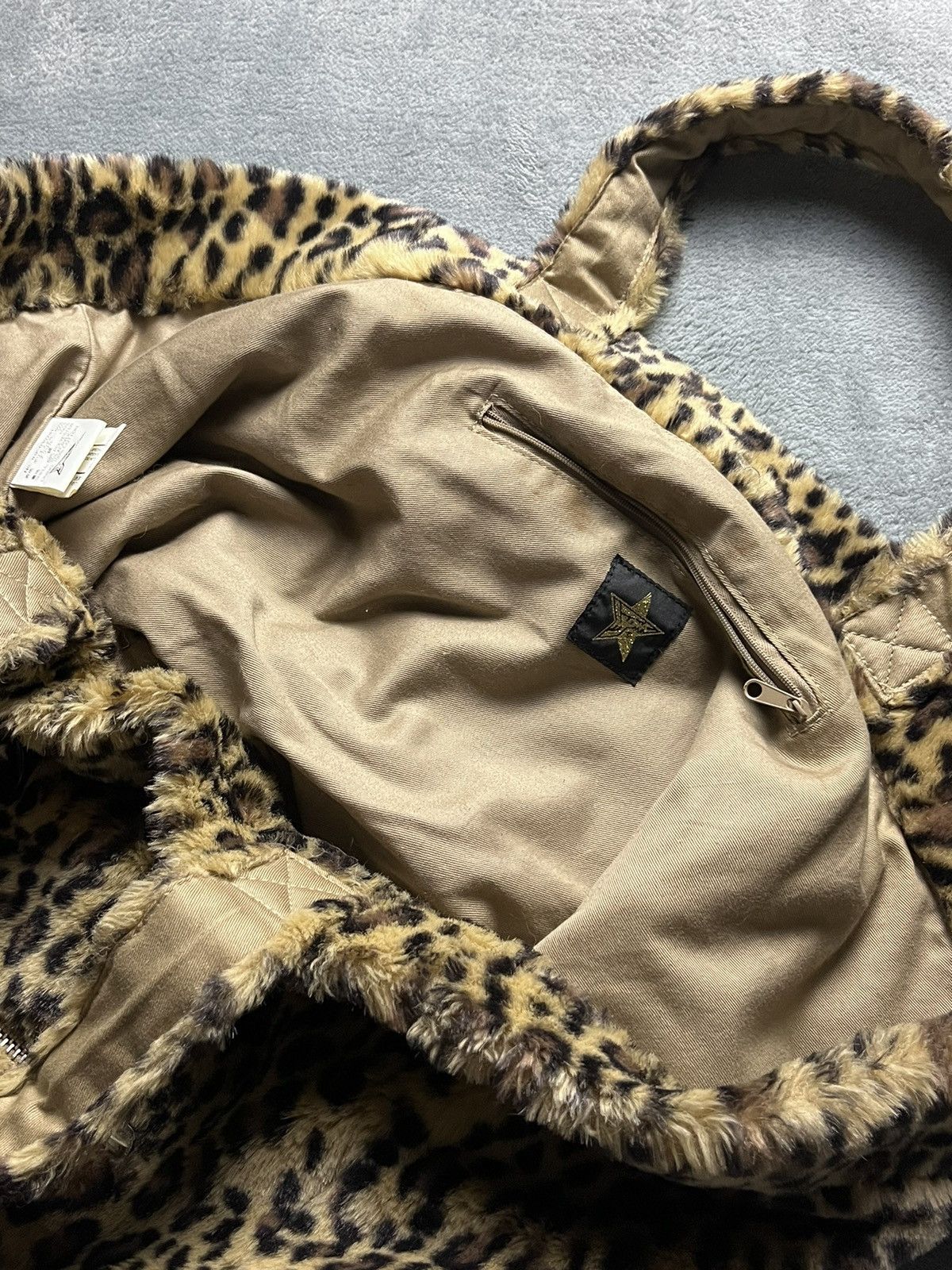 20471120 Hyoma - furry leopard giant tote bag Size ONE SIZE - 6 Thumbnail