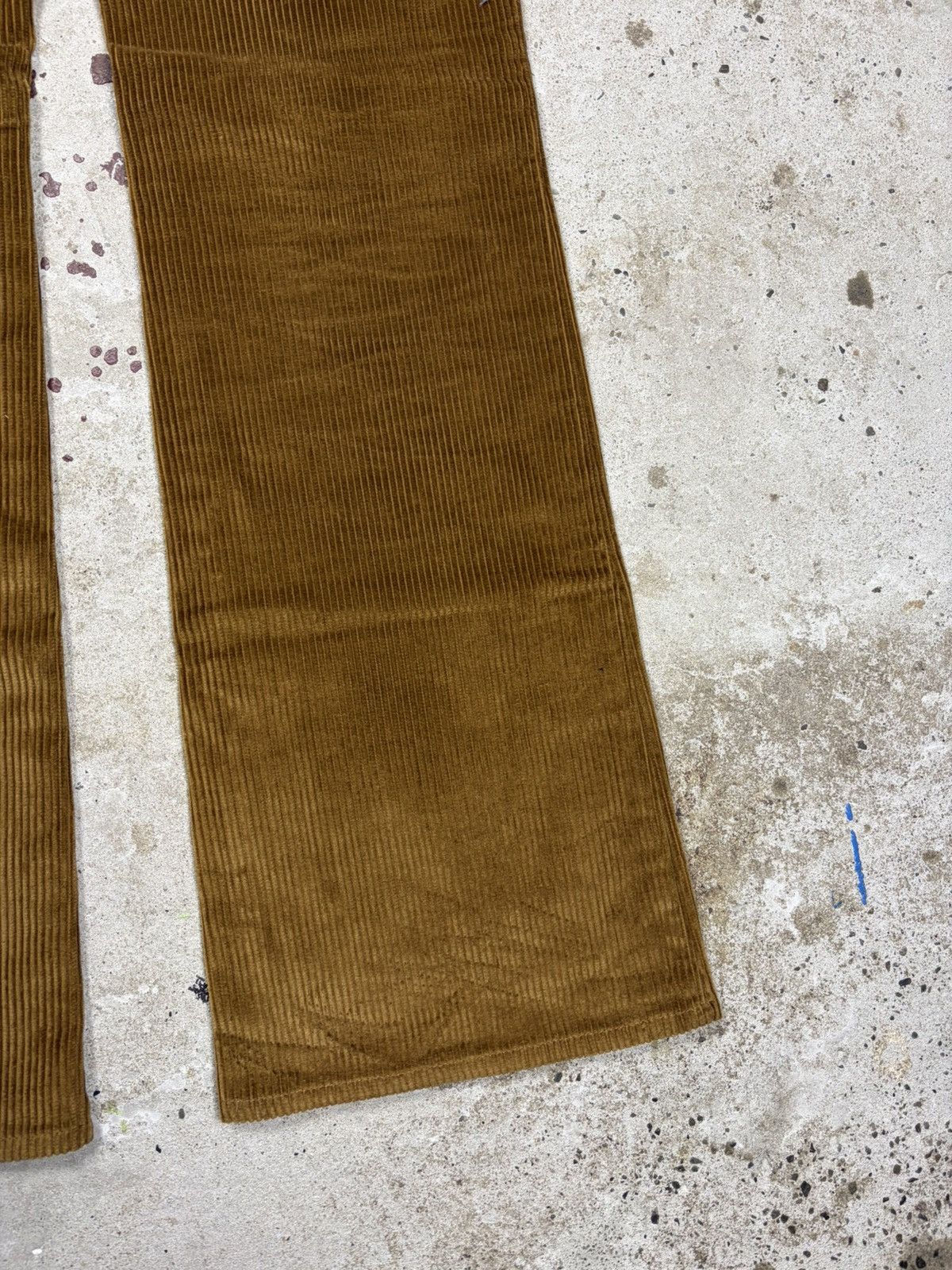 Dolce & Gabbana 2000s Dolce & Gabbana Corduroy Bootcut Pants Suede Leaves Size 30" / US 8 / IT 44 - 16 Thumbnail