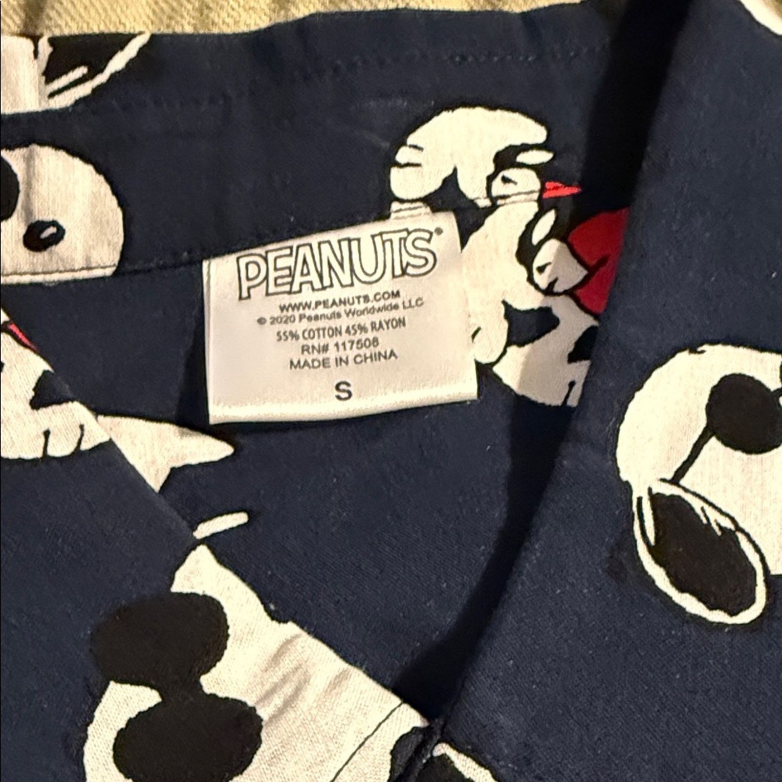 Peanuts PEANUTS snoopy print lightweight fandom button up shirt S Size US S / EU 44-46 / 1 - 2 Thumbnail