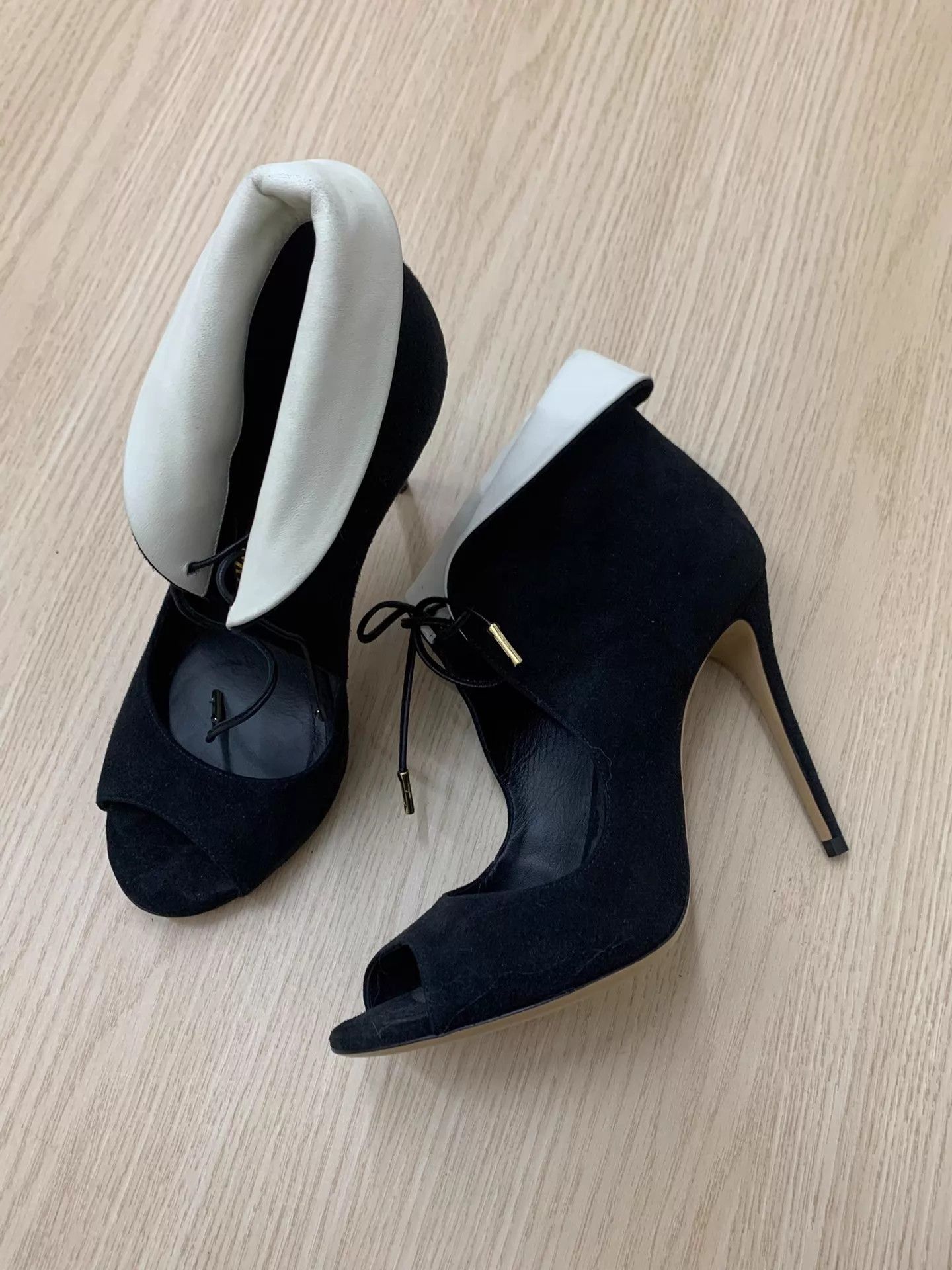 Salvatore Ferragamo Ferragamo Black & White Color Blocked Heels 6 New Size US 6 / IT 36 - 2 Thumbnail