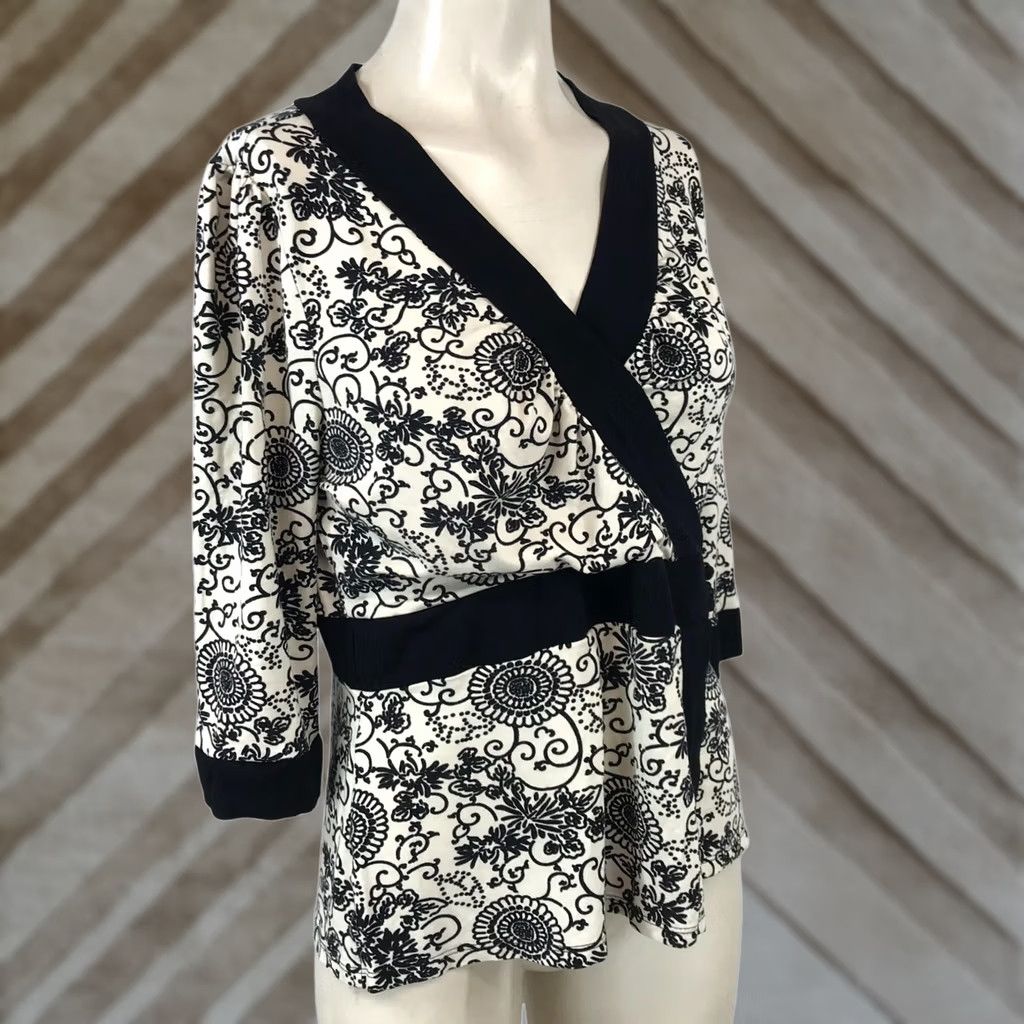 Vintage BRAVISSIMO Womens BLACK/WHITE M/L V NECK WRAP TOP Size M / US 6-8 / IT 42-44 - 1 Thumbnail