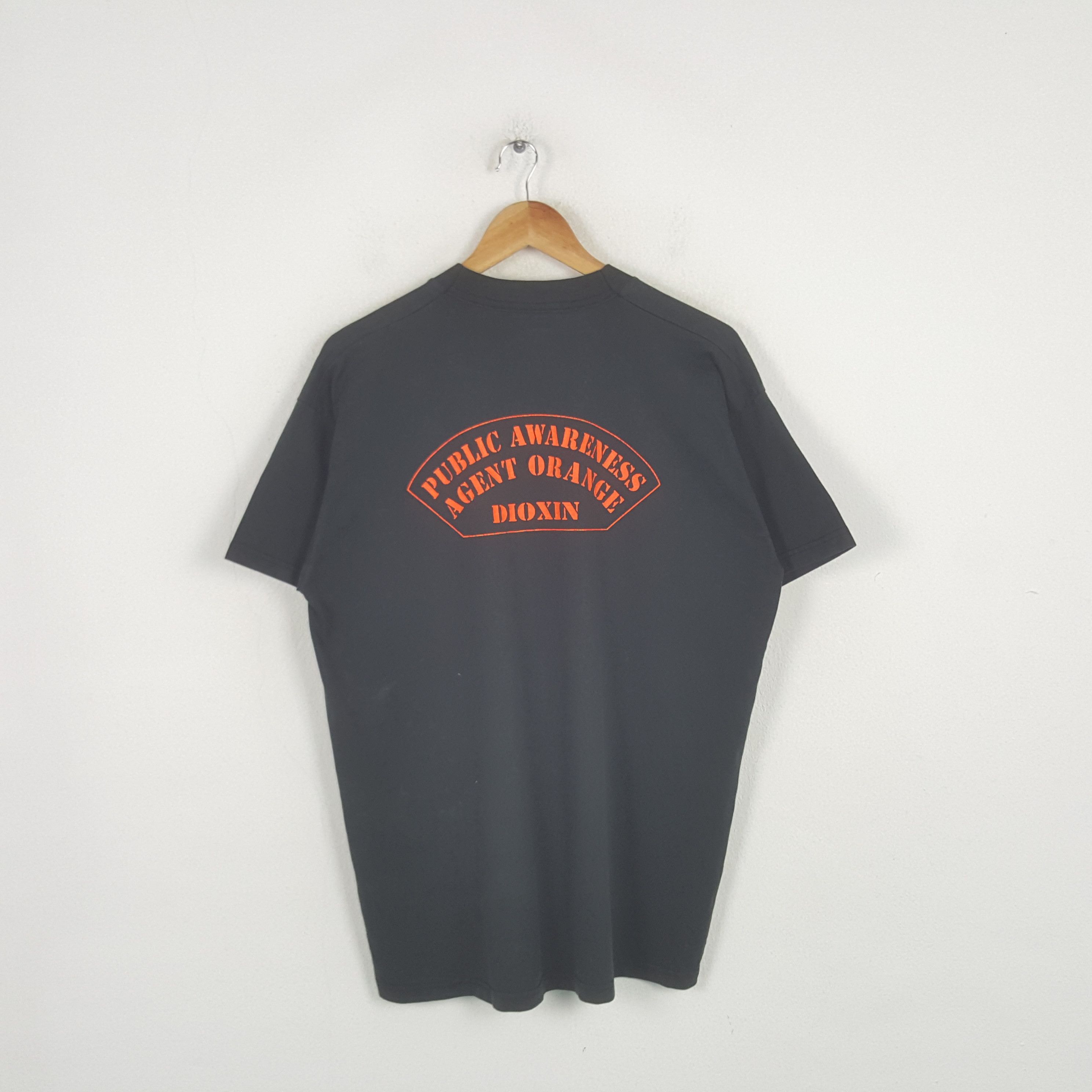 Vintage Vintage Agent Orange Dioxin Skull Vietnam Tshirt RR14 Size US L / EU 52-54 / 3 - 3 Thumbnail