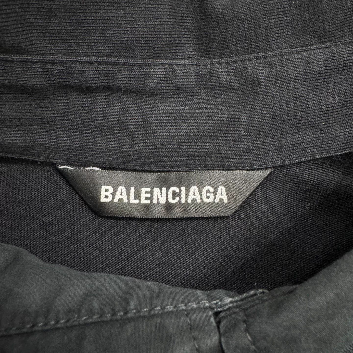 Balenciaga Balenciaga Embroidered Lock Buckle Shirt Size US S / EU 44-46 / 1 - 2 Thumbnail