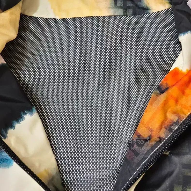 Fendi Fendi Spray Paint Effect Full Print Logo Zipper Hooded Jac Size US M / EU 48-50 / 2 - 5 Thumbnail