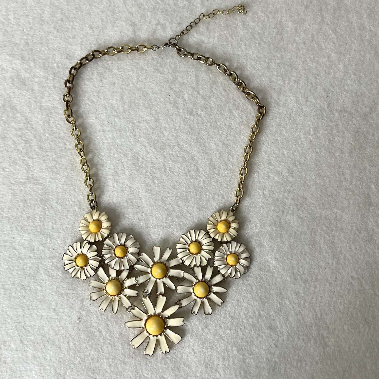 Other Eye Candy LA Daisy Flower Bib Statement Necklace Size ONE SIZE - 2 Thumbnail