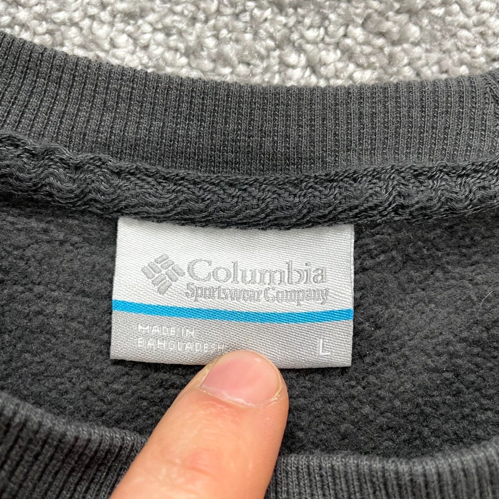 Vintage Columbia Sweatshirt Womens Large Black Fleece Graphic Crew Neck Pullover Jacket Size L / US 10 / IT 46 - 6 Thumbnail