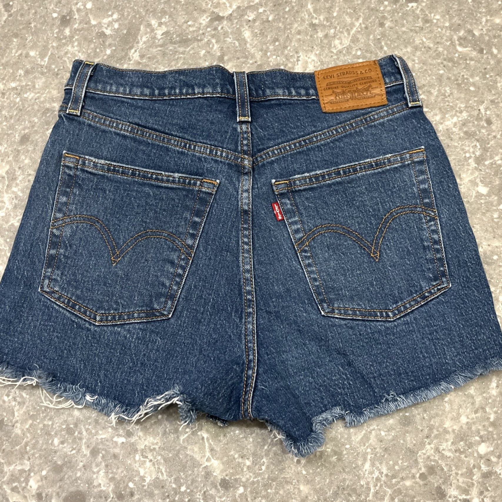 Levi's Levi's Premium Womens Ribcage Button Fly Cut Off Jean Shorts Size 28 Size 28" / US 6 / IT 42 - 5 Thumbnail
