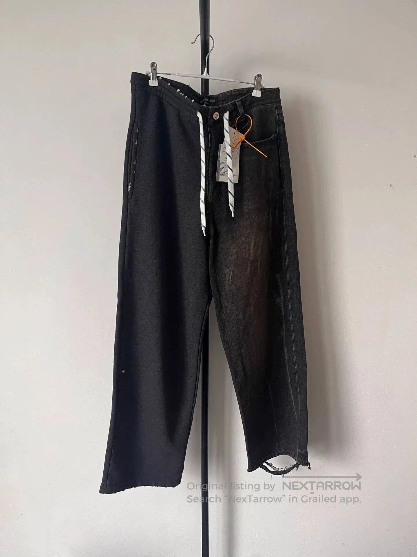 Balenciaga Balenciaga Men's Fitted Loose Drawstring Pants. Size US 26 / EU 42 - 1 Thumbnail