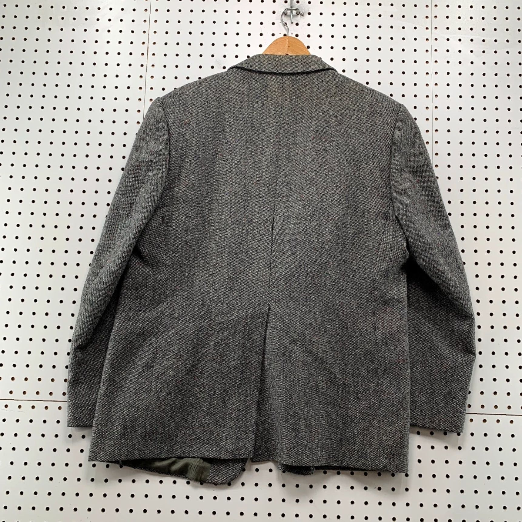 Vintage VINTAGE Magee Blazer Mens 50 Tweed Wool Donegal Speckled Patch Pocket Jacket 2 Piece Notch Lapel, Single-Breasted, Gray, Wool, Chest 50 Size 50R - 2 Thumbnail