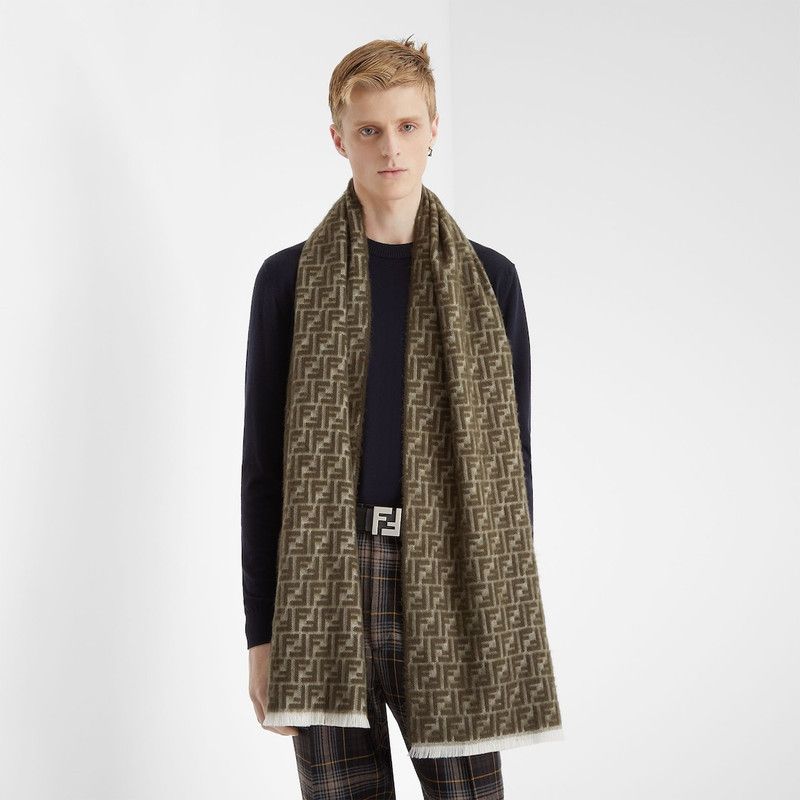 o1s1wg111125 Size:OS/ Scarf in Green