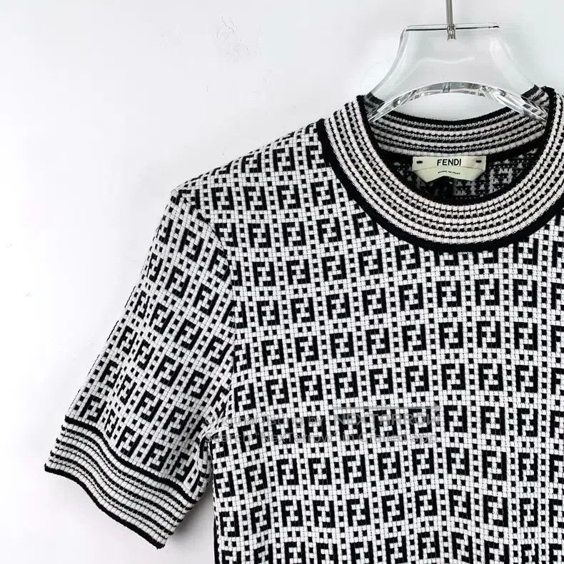 Fendi Fendi Color-Block Logo Letter Full-Print Round Neck Short Size XXS / US 00 / IT 34 - 3 Thumbnail
