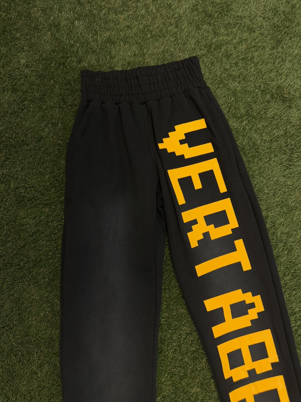 Vertabrae Vertabrae C-2 Sweatpants Black/Yellow Size S (NEW) Size US 30 / EU 46 - 5 Thumbnail
