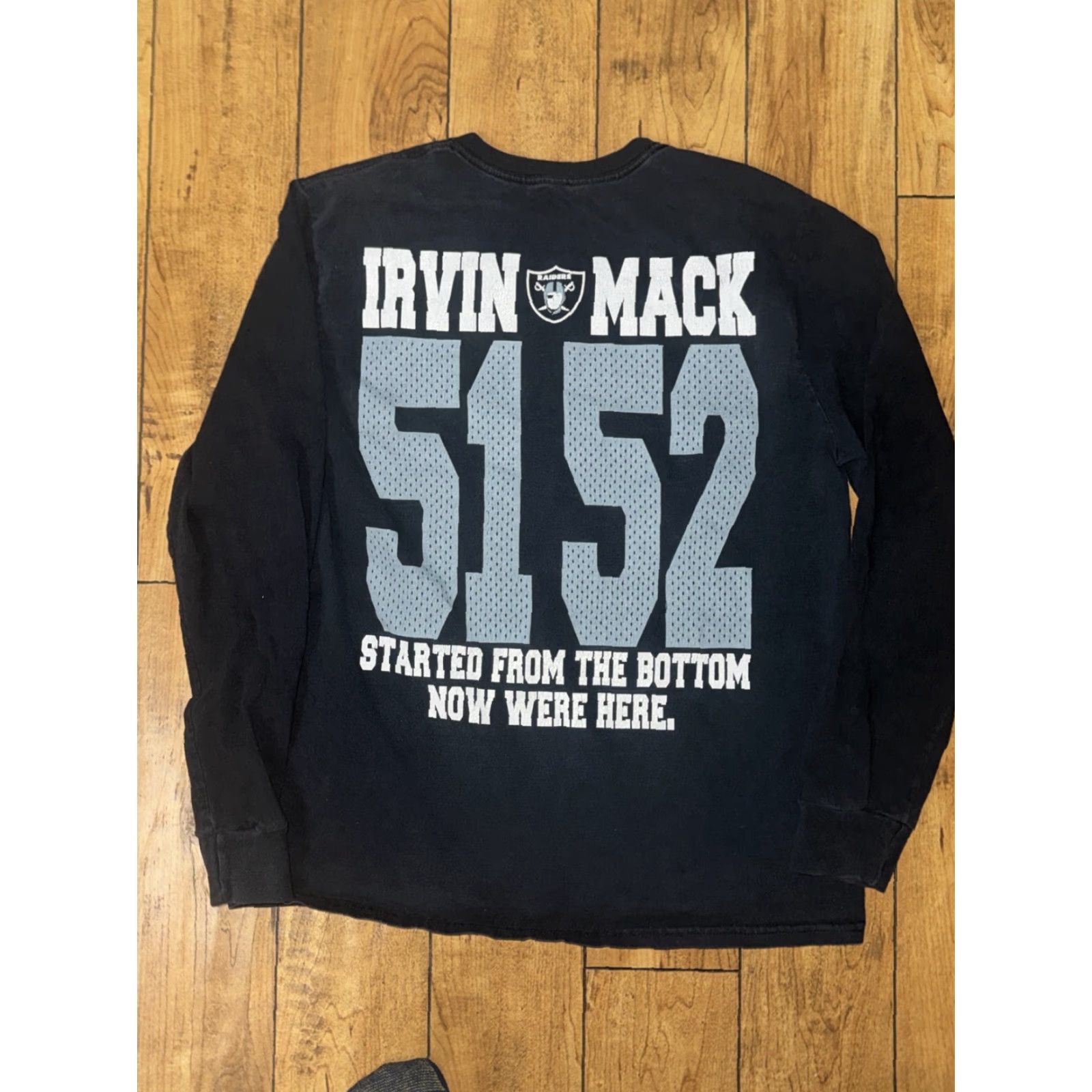 Jerzees VINTAGE Oakland Raiders Long Sleeve Shirt M Black Sack Bros Irvin And Mack Men Size US M / EU 48-50 / 2 - 4 Thumbnail