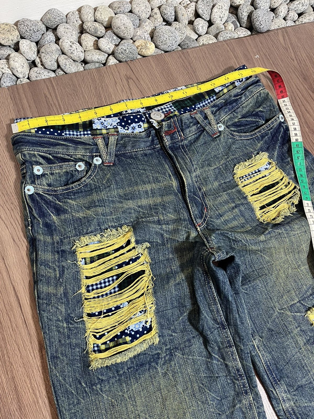 20471120 × Japanese Brand Jouer Aux Echecs double waist mudwash distressed denim jorts Size US 31 - 13 Thumbnail