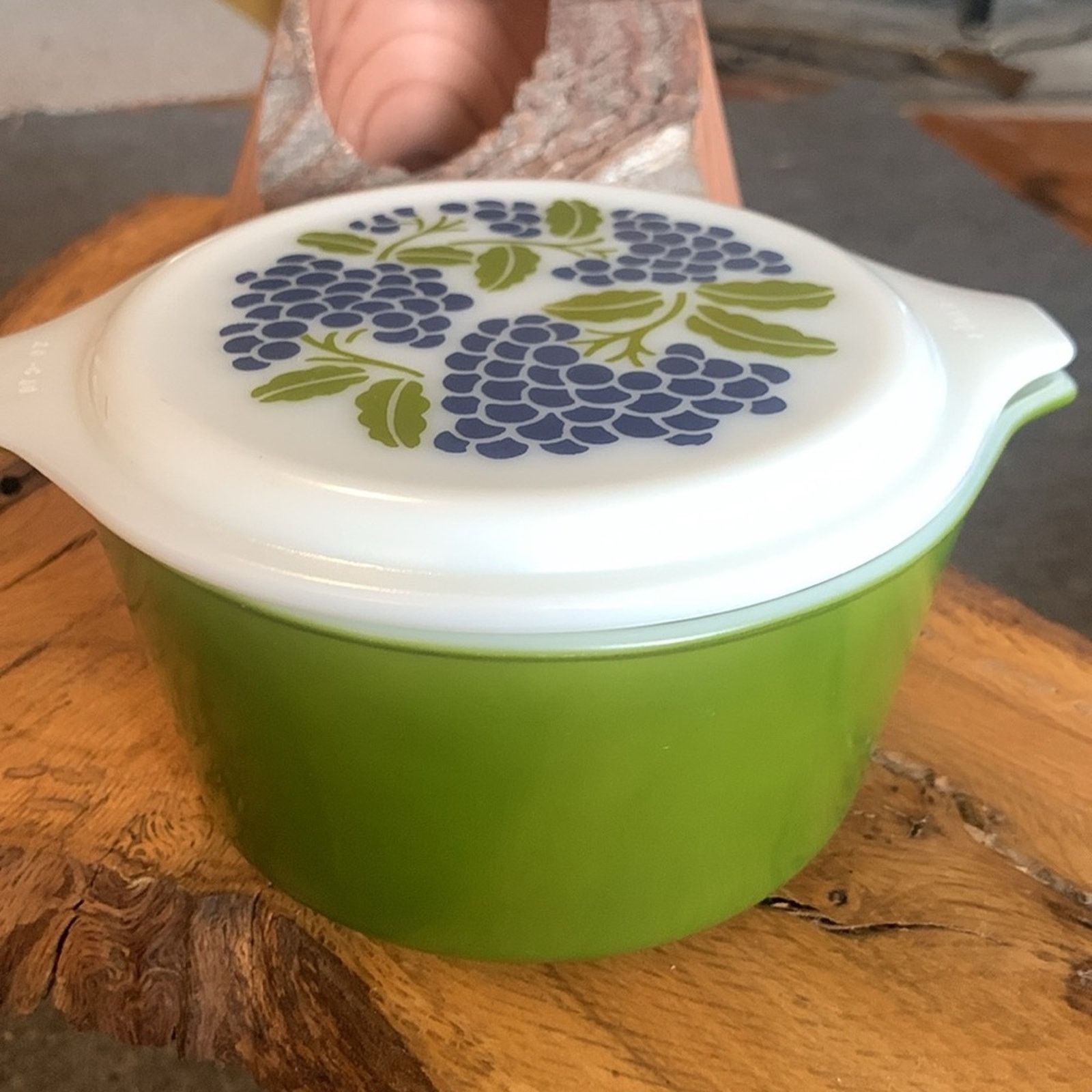Pyrex Vision Rare never used Pyrex grapes berries covered 1 Qt. casserole Size ONE SIZE - 2 Thumbnail