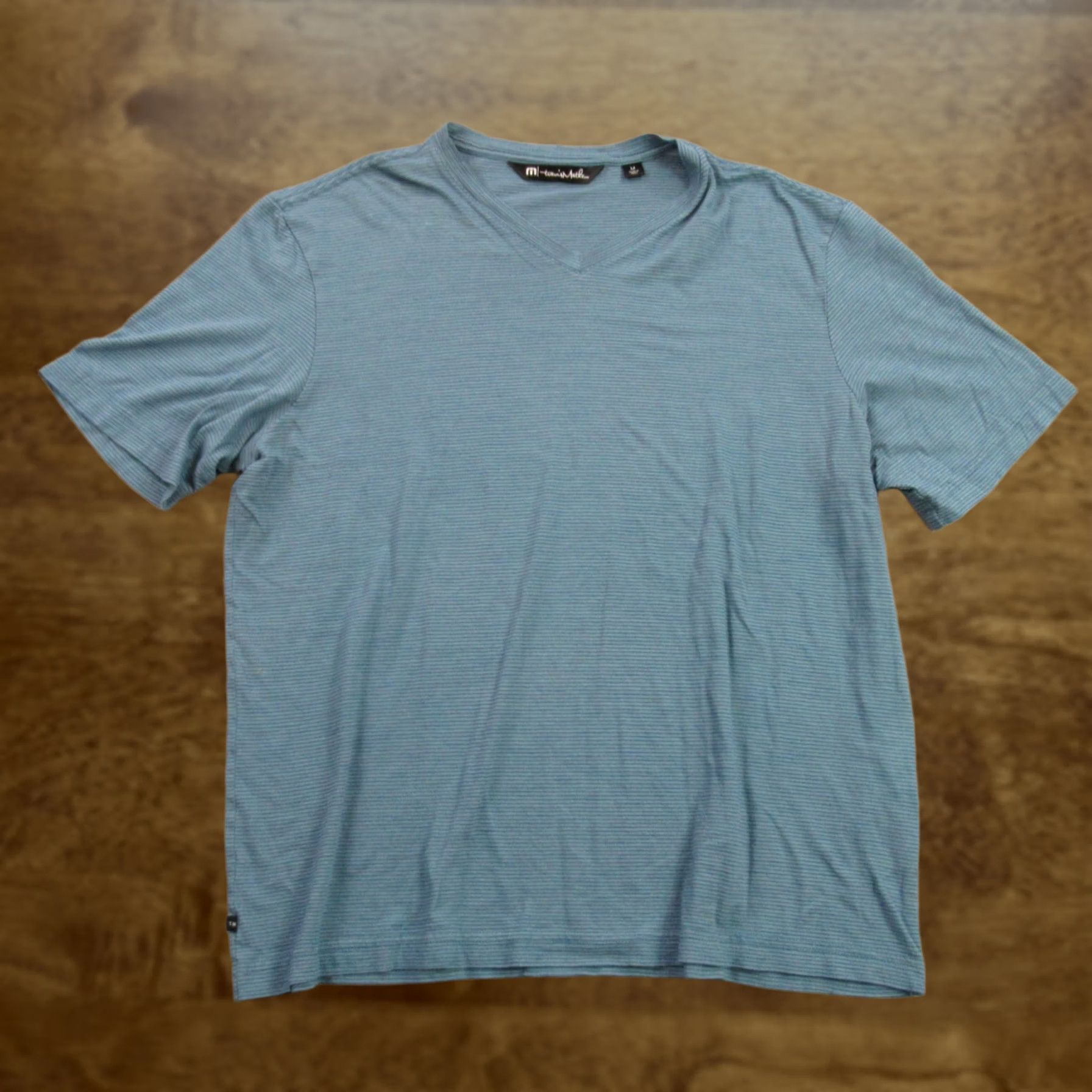 TravisMathew Travis Mathew Shirt Mens Medium Short Sleeve V Neck Stretch Lightweight Size US M / EU 48-50 / 2 - 1 Thumbnail