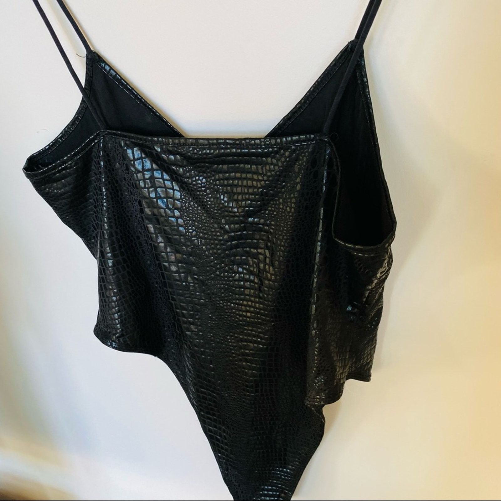 Shein NEW SHEIN Black Alligator Embossed VNeck Tank Top Bodysuit Size S / US 4 / IT 40 - 7 Thumbnail