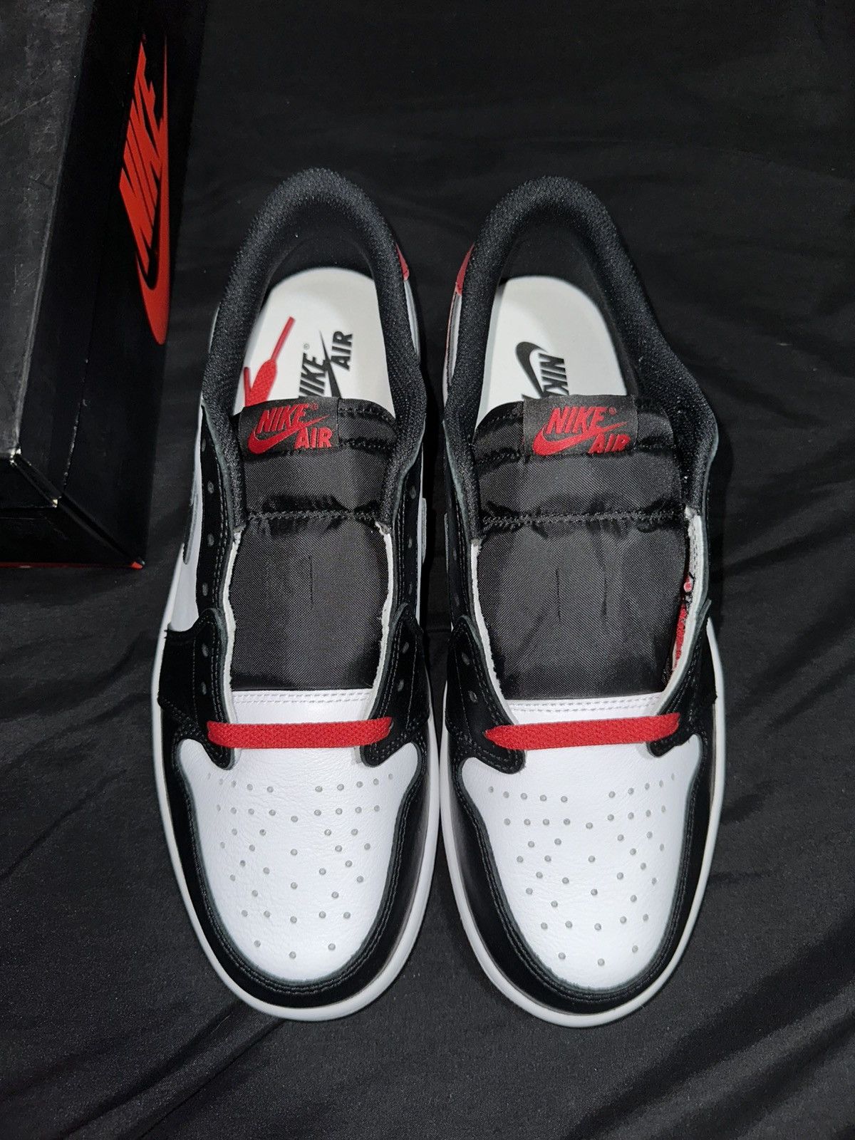 Jordan low bred toe 👹