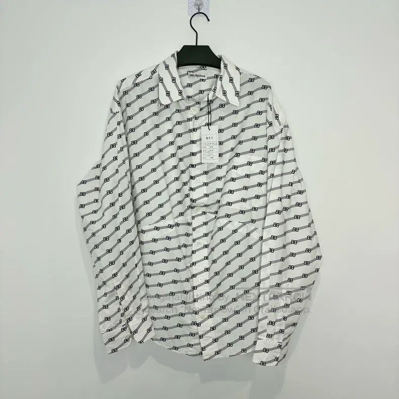 Balenciaga Balenciaga Full Print Logo, White Loose Fit Shirt Size XXS / US 00 / IT 34 - 1 Thumbnail