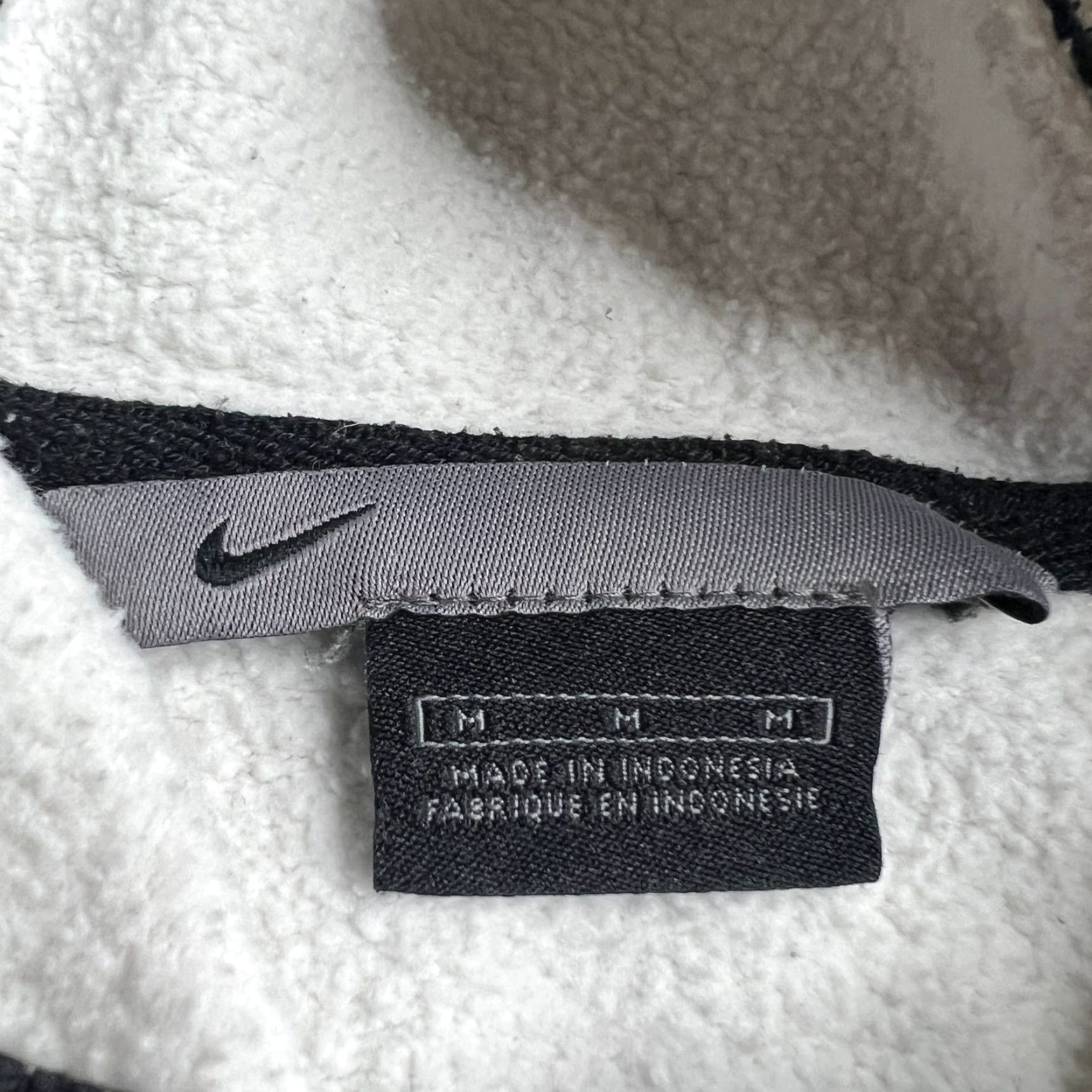 Nike VINTAGE Nike Pullover Hoodie White Swoosh Logo Mens M Light Stain Hoodie Mens M White Nike Pullover Hoodie 2000s Y2K Streetwear Size US M / EU 48-50 / 2 - 6 Thumbnail