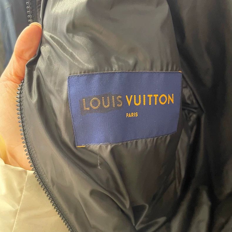 Louis Vuitton LOUIS VUITTON Tri-embossed hooded cotton-padded jacket Size US L / EU 52-54 / 3 - 4 Thumbnail