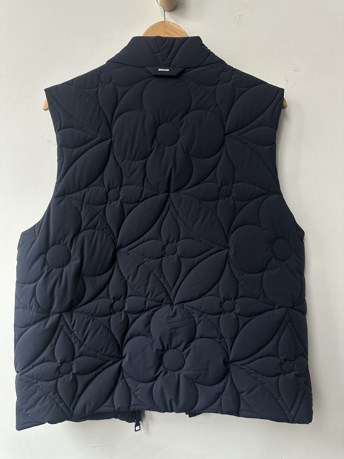 Louis Vuitton Louis Vuitton Navy Padded Monogram Vest Size US M / EU 48-50 / 2 - 2 Thumbnail