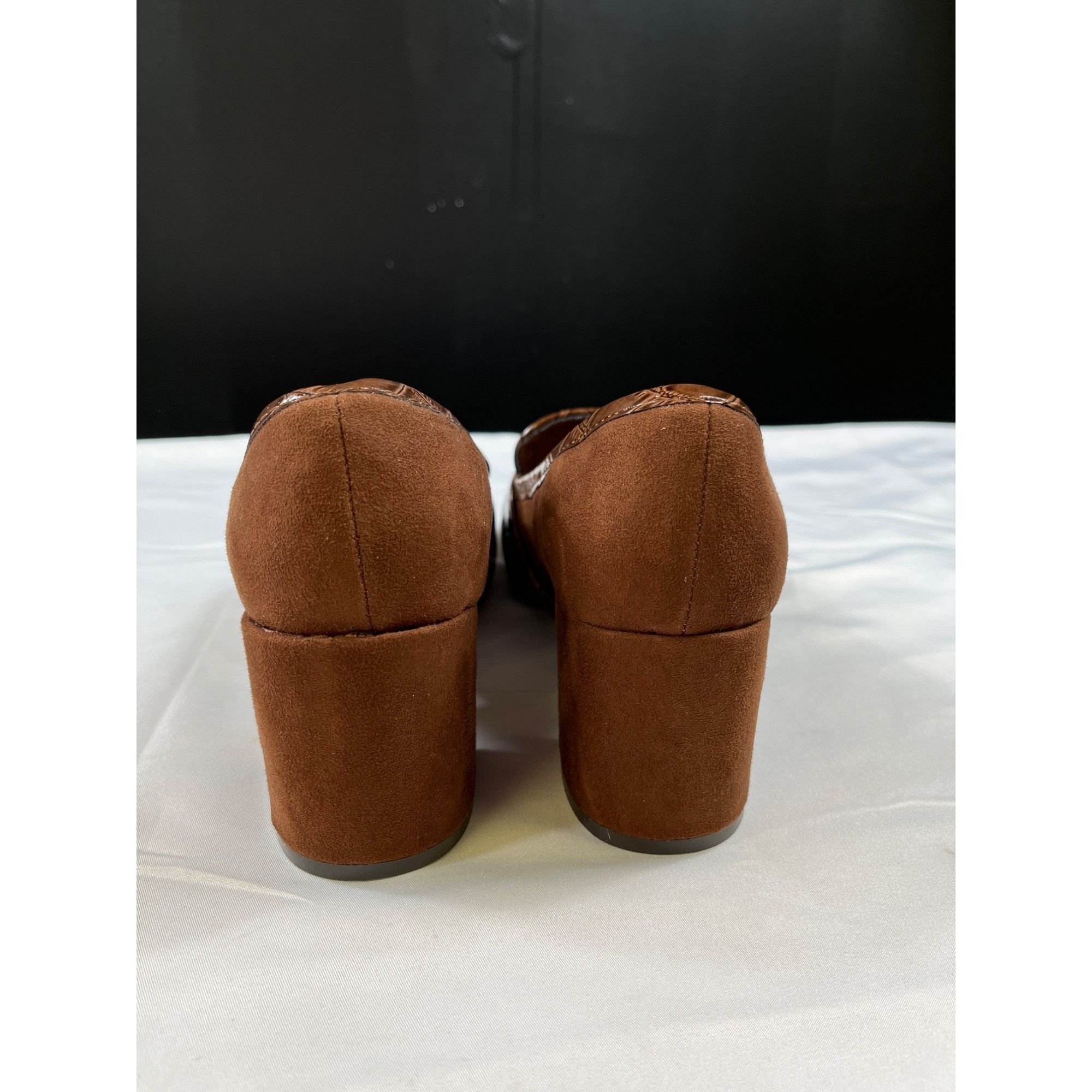 Designer Karen Scott Womens Brown loafer Heels Size 7M SKU 7303 Size US 7 / IT 37 - 5 Thumbnail