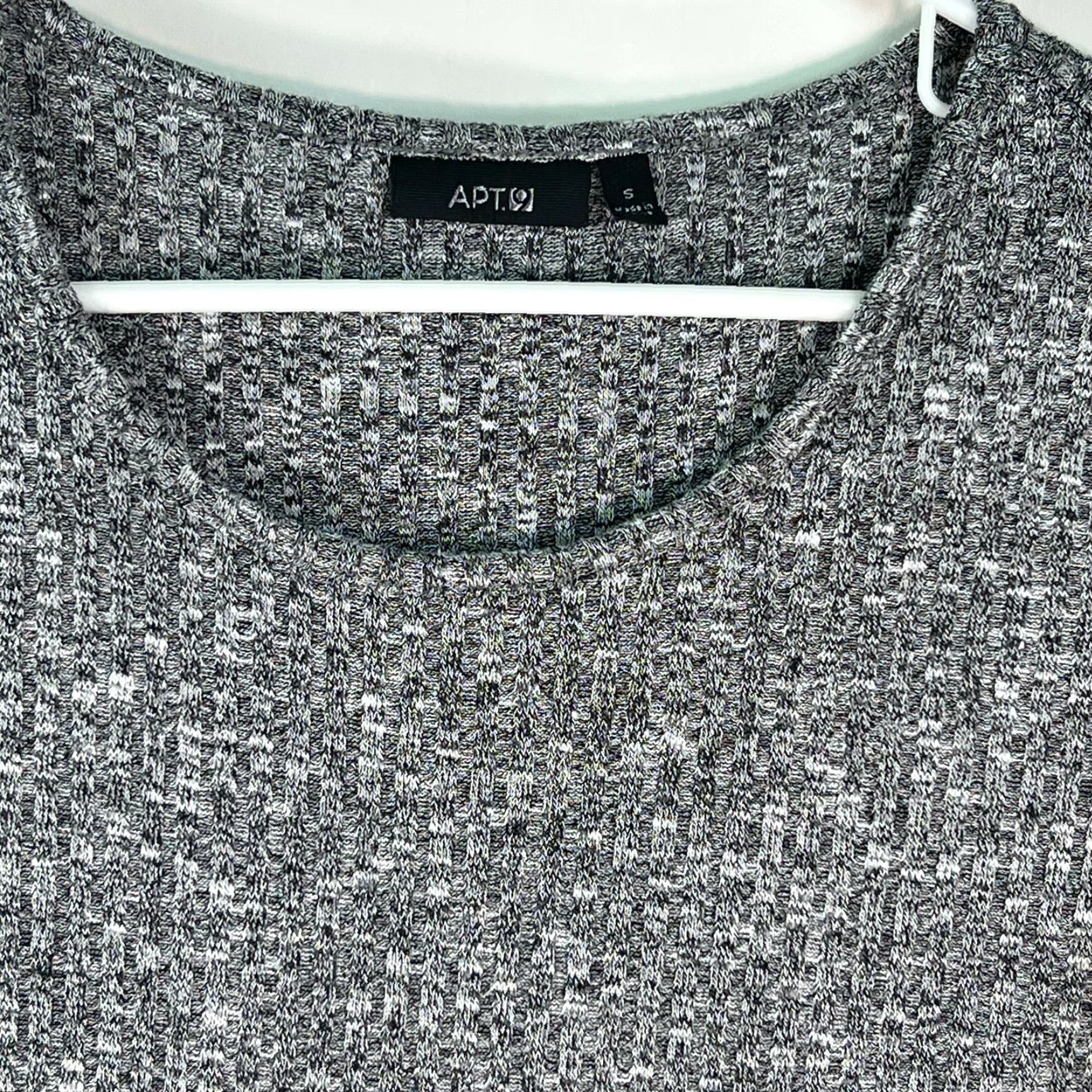 Apt. 9 Apt. 9 Womens Round Neck Short Sleeves Tight Knit Gray Pullover Sweater Size S Size S / US 4 / IT 40 - 3 Thumbnail
