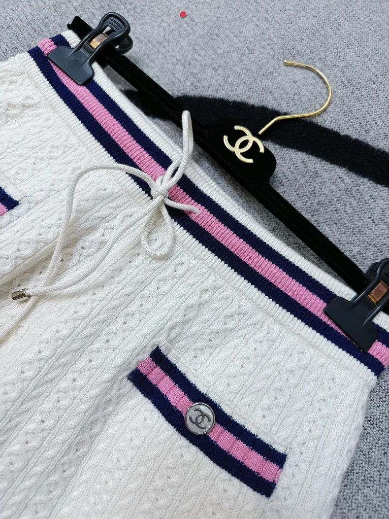 Chanel Chanel 23p beige knitted threaded pink blue edge trousers Size 25" / US 0 / IT 36 - 4 Thumbnail
