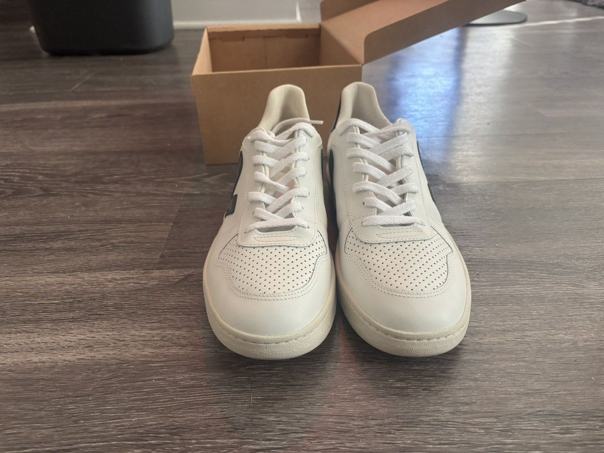 Veja Veja V-10 Basketball Sneaker Size US 11 / EU 44 - 3 Thumbnail