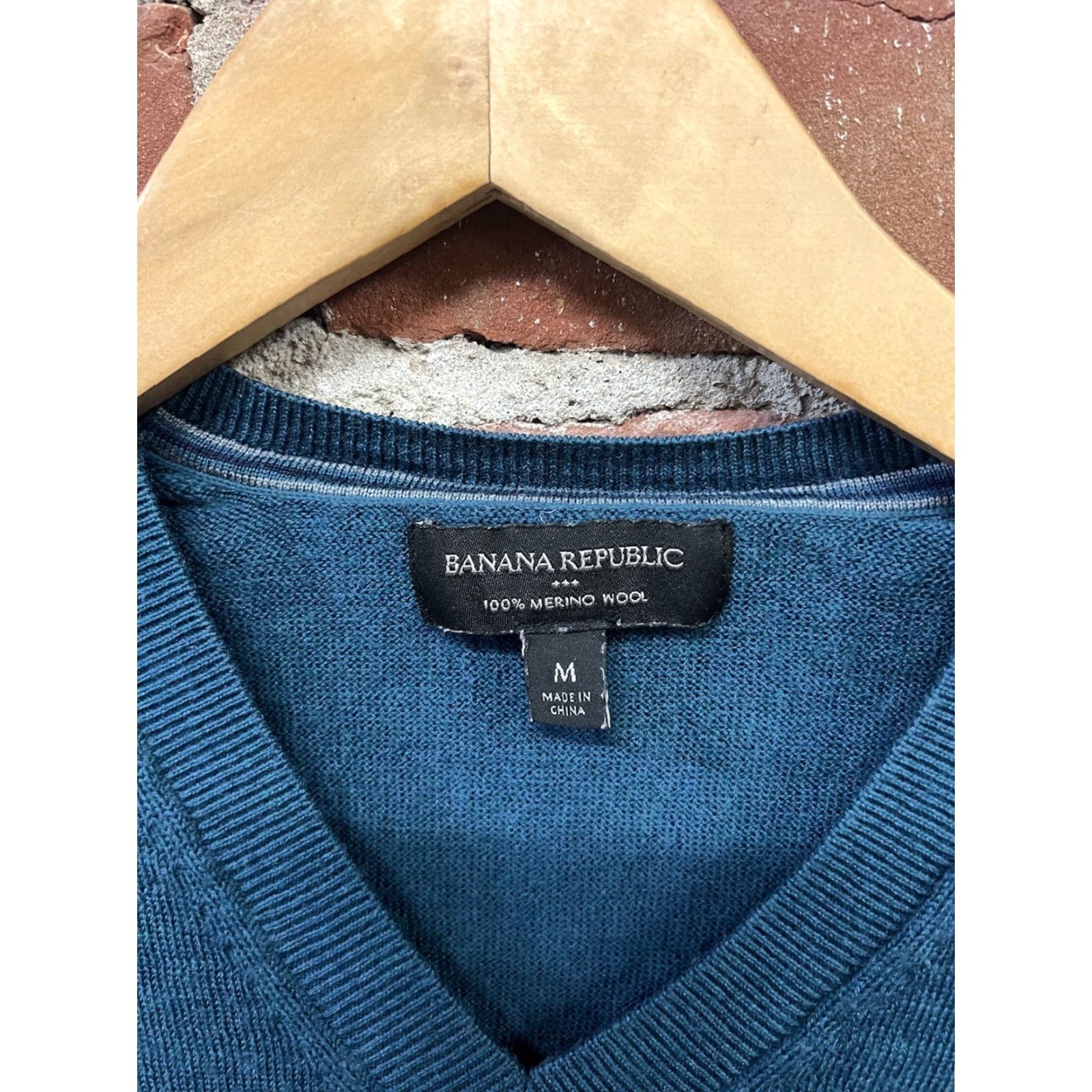 Banana Republic Banana Republic Sweater Mens Medium Blue Pullover V-Neck 100% Merino Wool Size US M / EU 48-50 / 2 - 3 Thumbnail