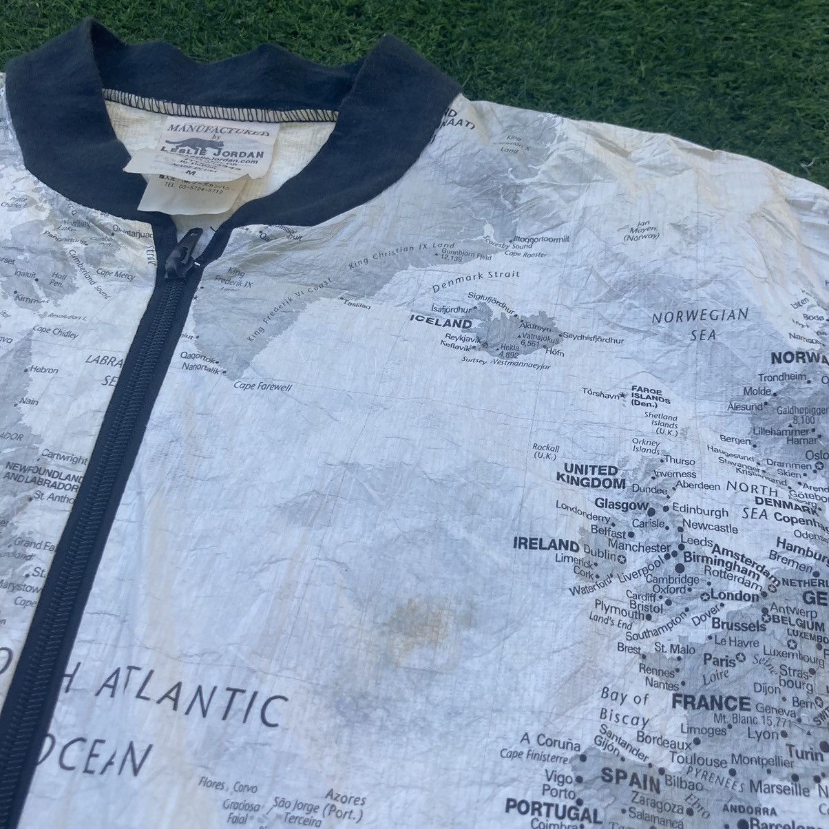 Vintage VINTAGE 90s KURT KOBAIN WORLD MAP JACKET Size US M / EU 48-50 / 2 - 5 Thumbnail