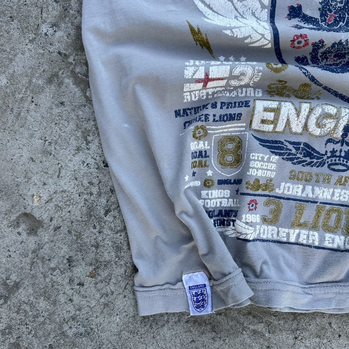Vintage Vintage T-shirts England Big Logo Y2K Style UsA 00s Size US M / EU 48-50 / 2 - 5 Thumbnail