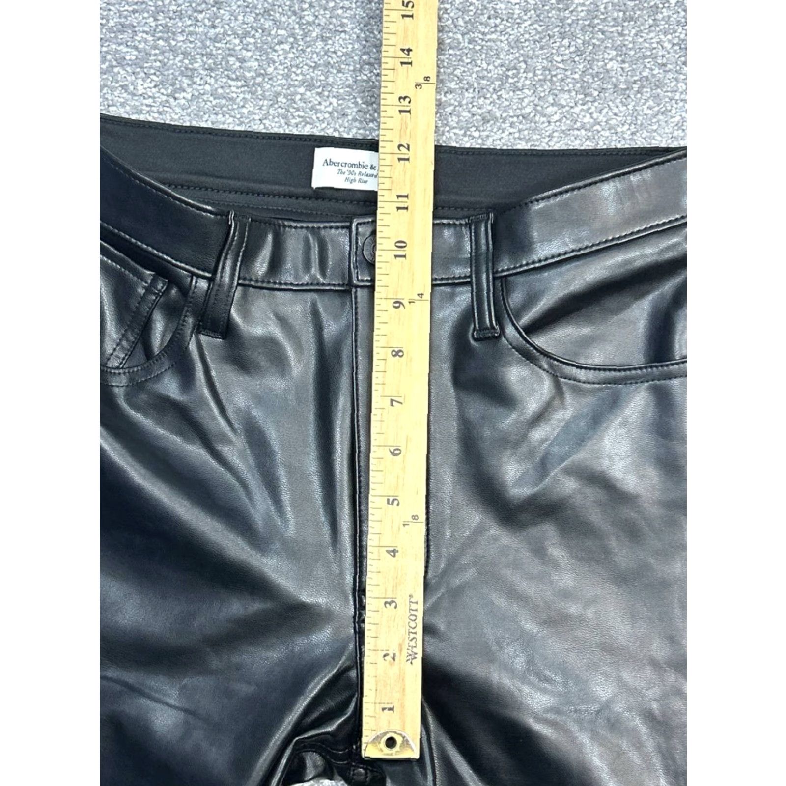 Abercrombie & Fitch Abercrombie & Fitch Pants 27 Black Relaxed Ankle Faux Leather 90s Modern Womens Size 27" / US 4 / IT 40 - 4 Thumbnail