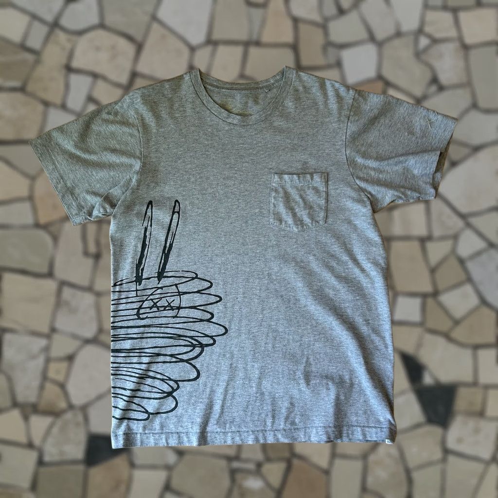 Kaws Kaws x Uniqlo Gray Shirt Short Sleeve Size Small Size US S / EU 44-46 / 1 - 1 Thumbnail