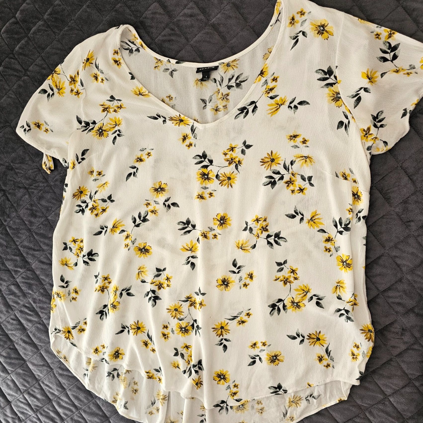 Torrid Torrid Blouse Shirt Women Plus Size 1 White Floral Sunflower Print Short Sleeve Scoop Neck Slit Accent Tie Casual Party/Cocktail Size XS / US 0-2 / IT 36-38 - 7 Thumbnail
