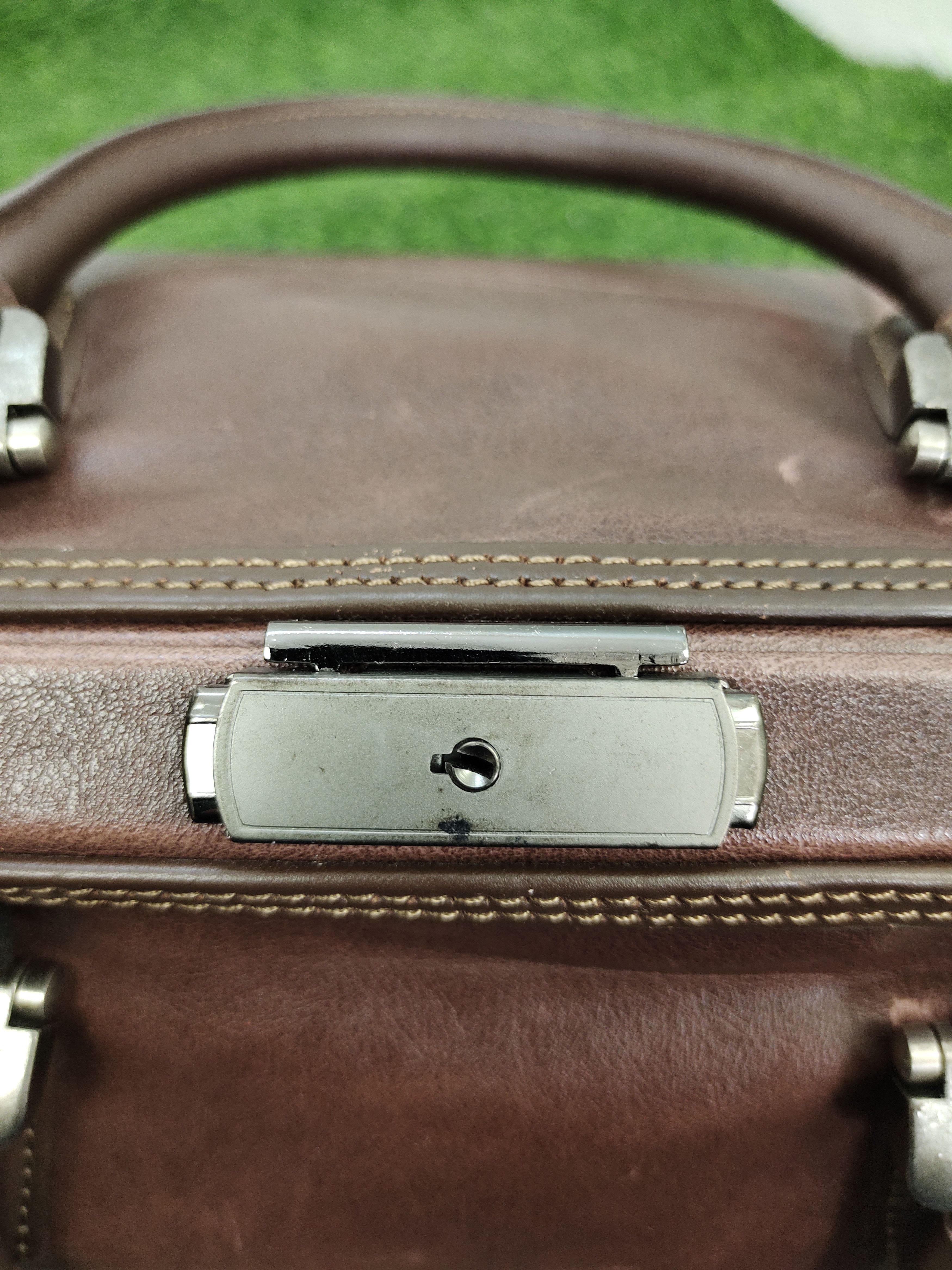 Takeo Kikuchi Vintage Takeo Kikuchi Distress Patina Leather Doctor Bag Size ONE SIZE - 6 Thumbnail