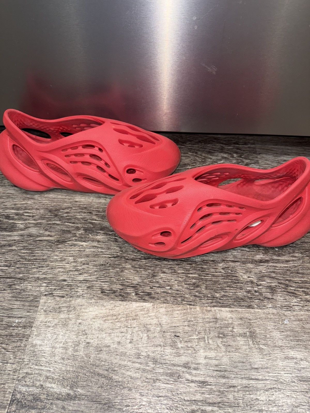 Yeezy Yeezy Foam rnnr Vermilion Size US 9 / EU 42 - 1 Thumbnail