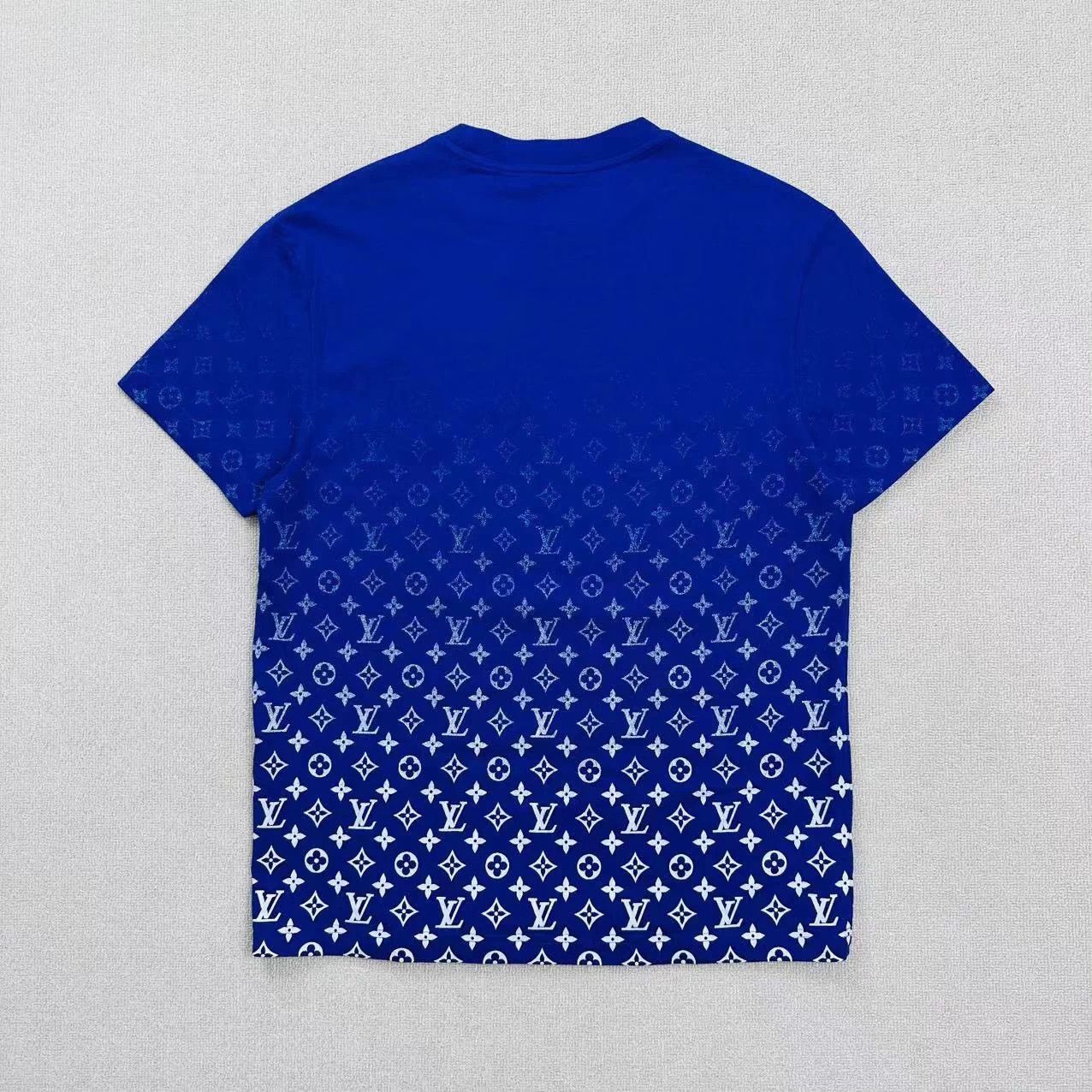 Louis Vuitton LV blue gradient Monogram short Tee S Size US S / EU 44-46 / 1 - 2 Thumbnail