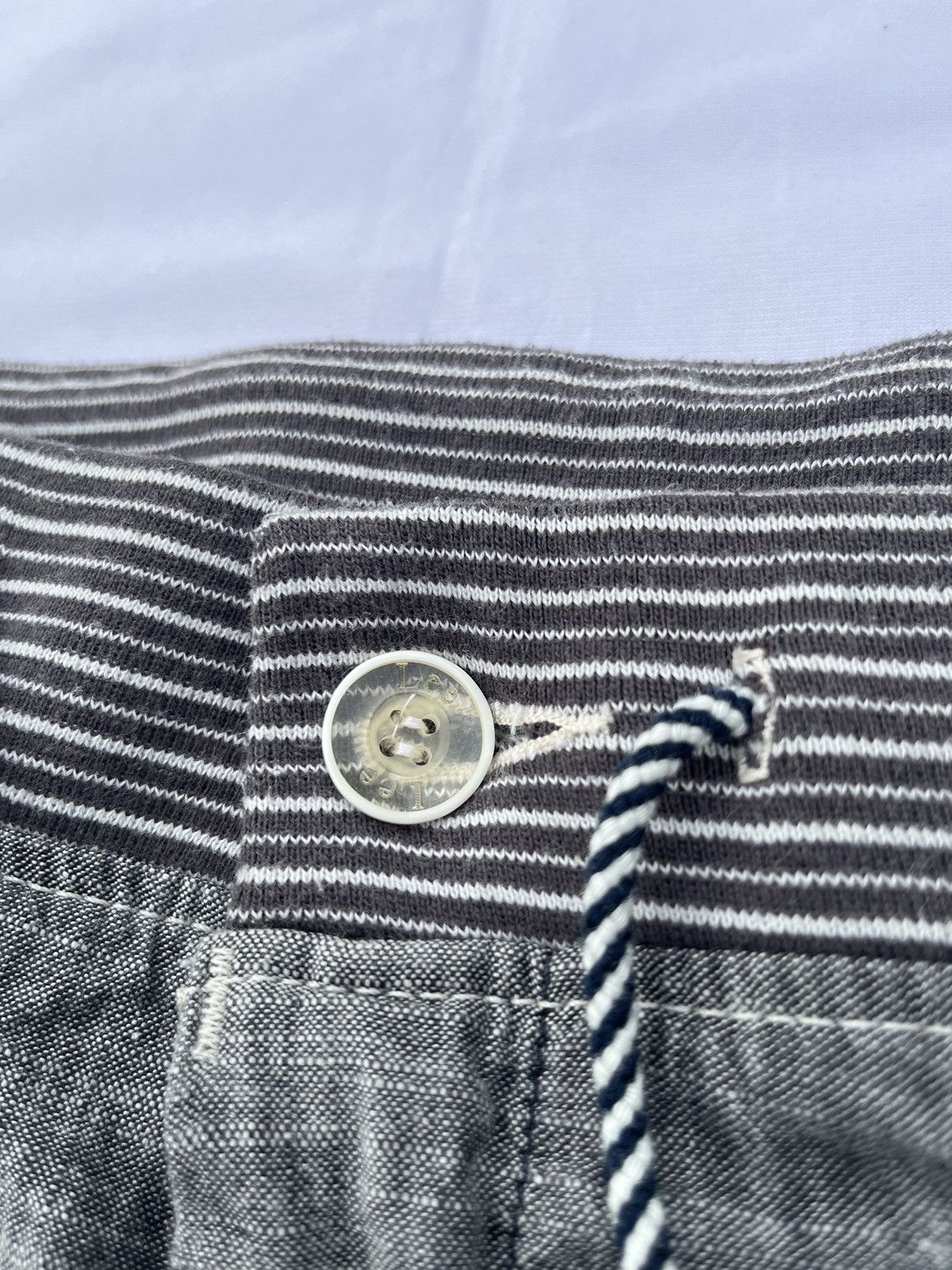 Lee Short Pants Double Pocket by Lee Jeans Y2K Style Vintage Size US 34 / EU 50 - 2 Thumbnail