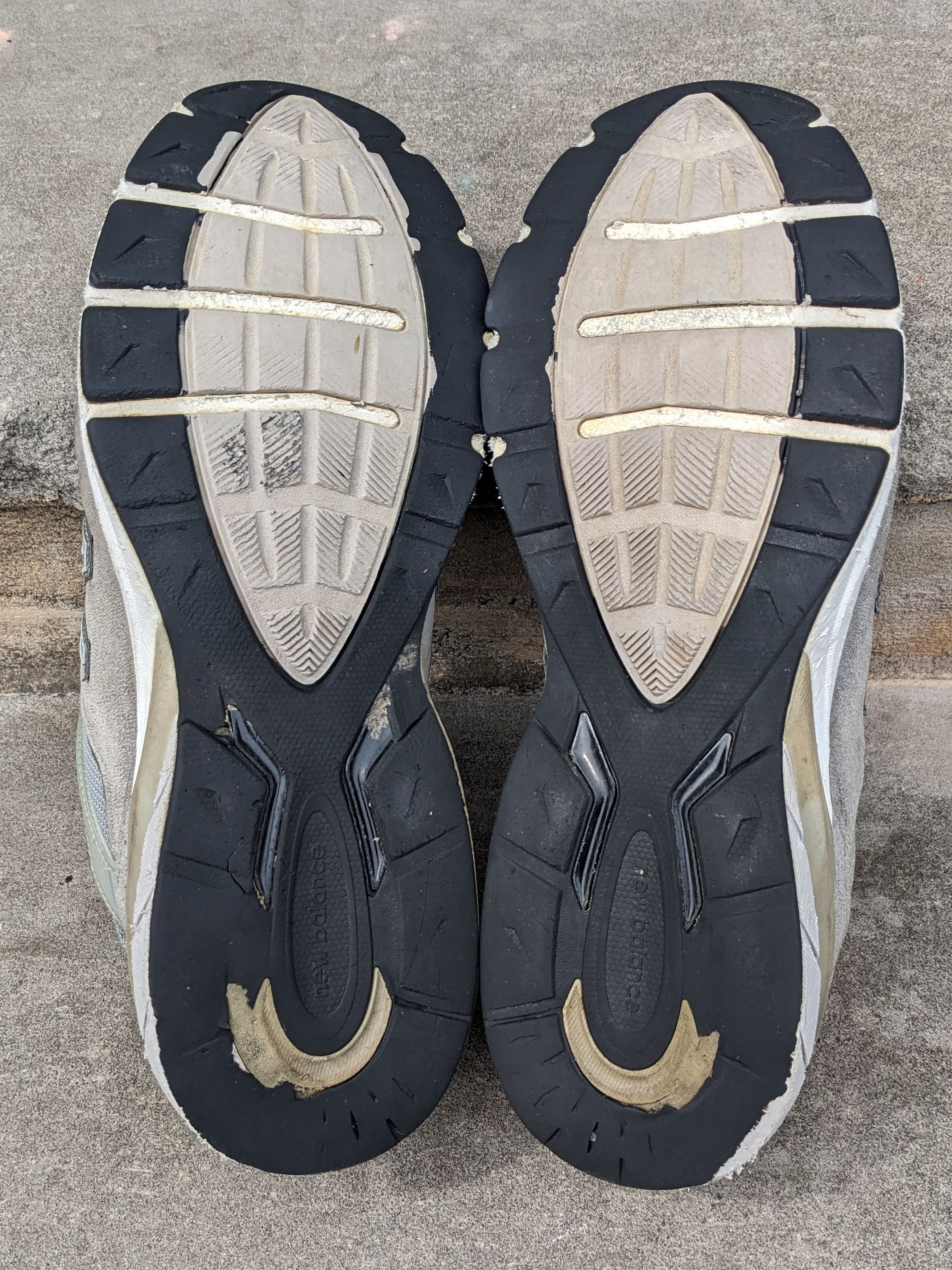 Designer × New Balance New Balance 990v5 Men’s SZ 12 EE Running Shoe M990GL5 Size US 12 / EU 45 - 7 Thumbnail